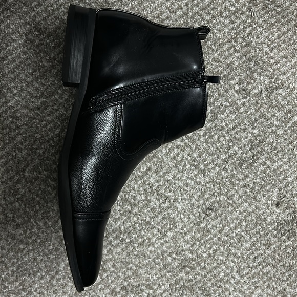 Dress boots size 9 wide - Picture 5 of 5